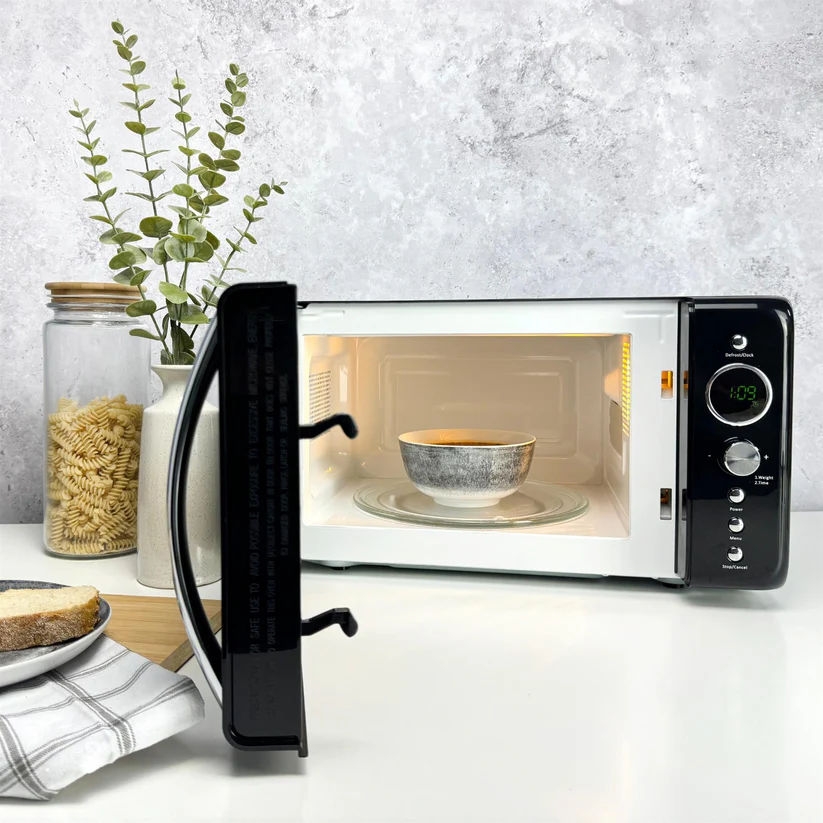 Hamilton Beach HB70H20B Retro 20 Litre Black Solo Microwave