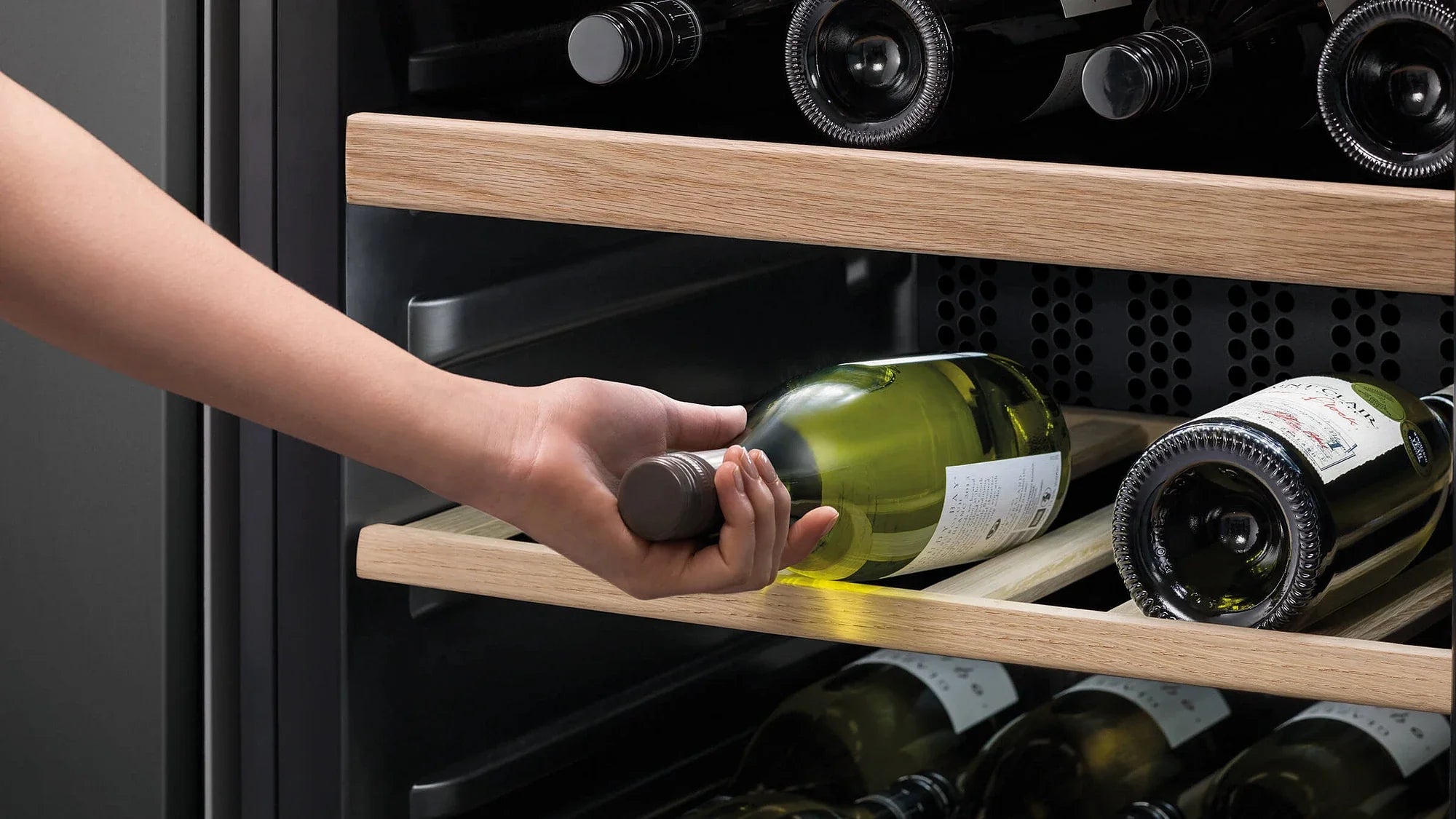 Removing wine from a wine cooler
