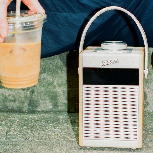 Roberts Rambler Midi Cream Portable Radio